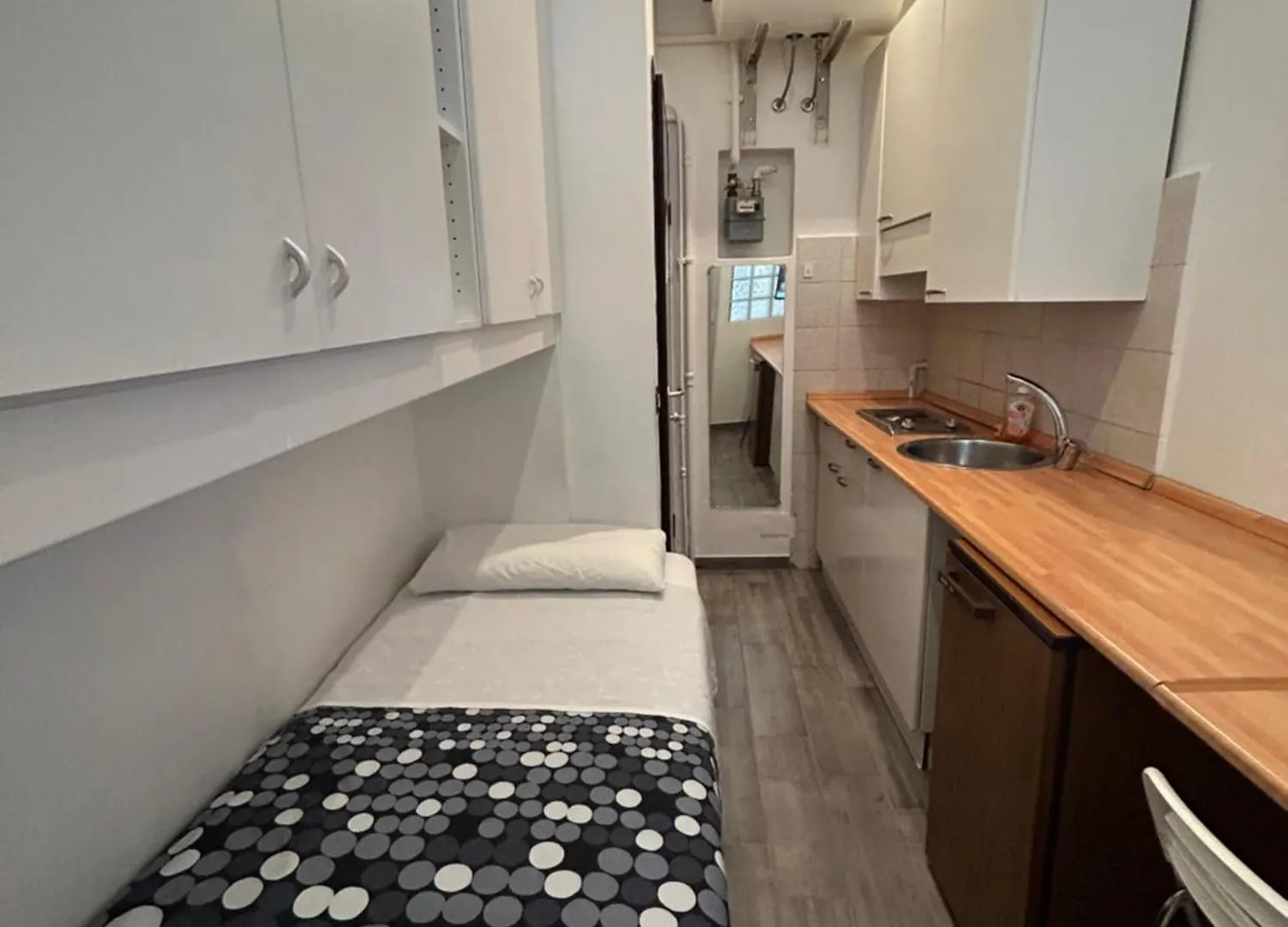 Studio In Zona Loreto Vicino Metro Mm1 E Mm2 - Lippino Milan 0*,  Italy